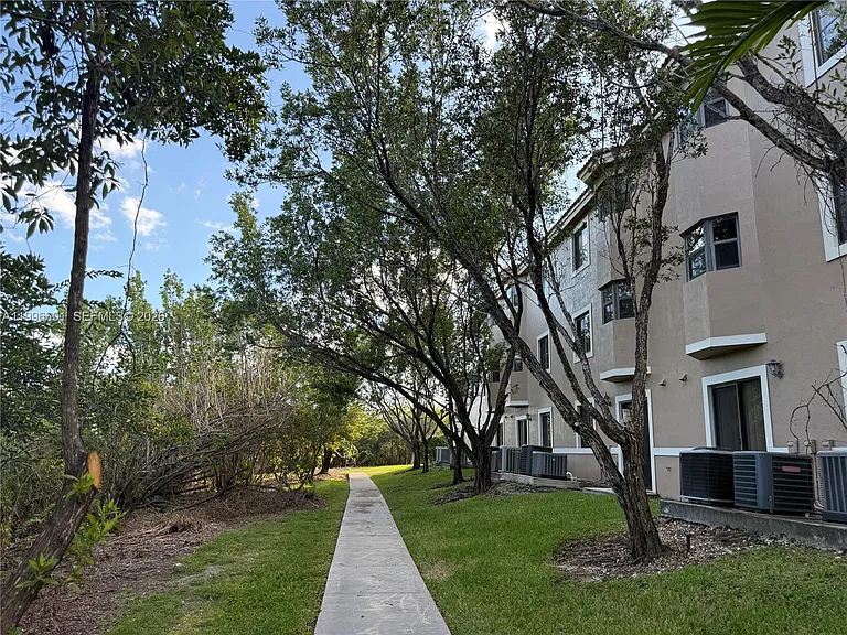 22901 SW 88th Pl #205 — Photo 12