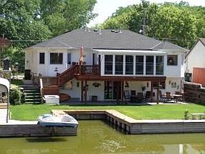 3rd image of 35 Lakewood Villa St