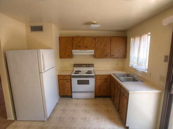 2nd image of 11 E Mills Dr