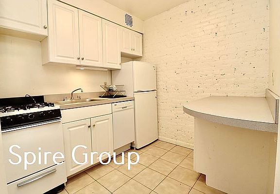 5th image of 118 W 74th St APT A