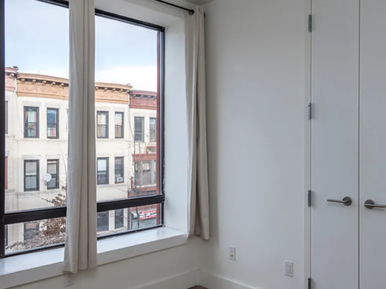 822 Saint Johns Pl #3F — Photo 8