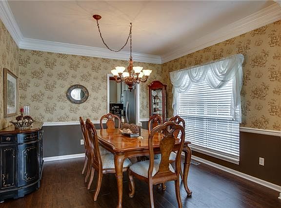 3rd image of 2015 Bratton Place Dr