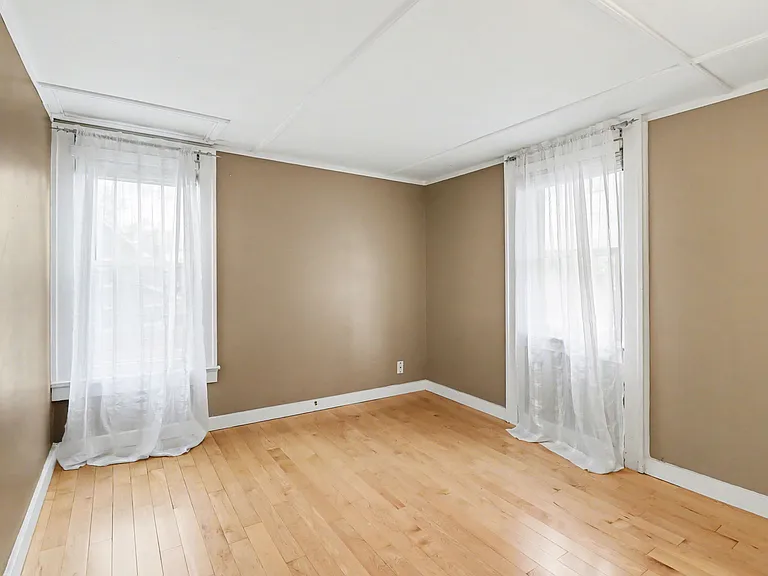 1430 Rossdale Dr — Photo 13