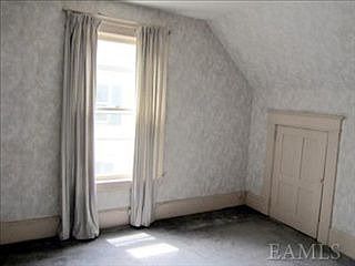 5th image of 74 Sunnyside Ave