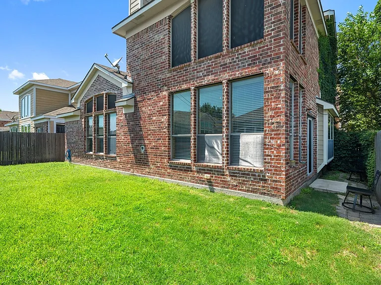 416 Cypress Hill Dr — Photo 23