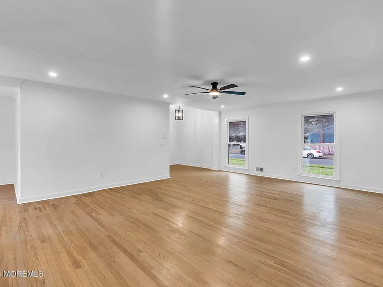 20 Oak Hill Dr — Photo 4