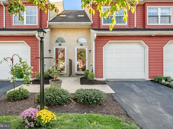 406 Worington Dr #406, West Chester, PA 19382