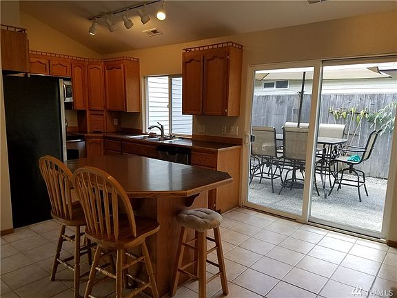 4th image of 18214 NE 92nd St