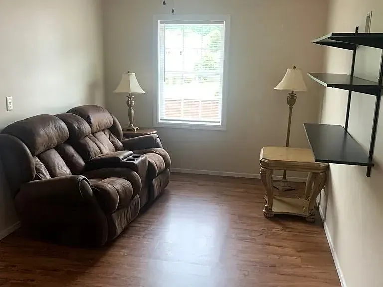 112 Mildred St #202 — Photo 5