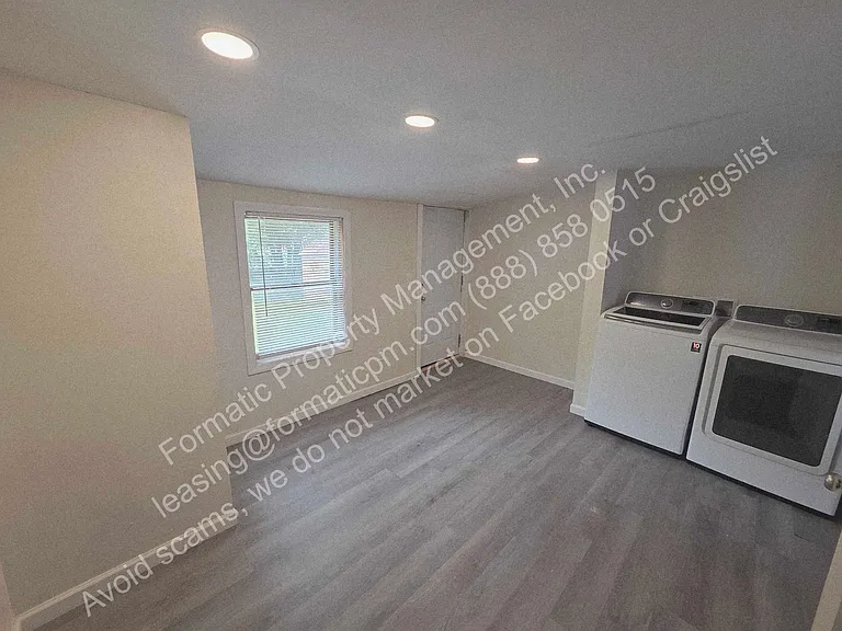 694 W 8th St #1 — Photo 8