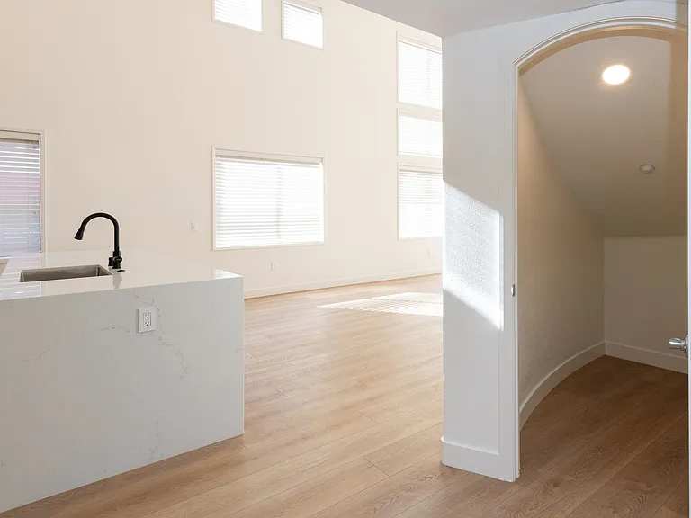 1501 India St #604 — Photo 16
