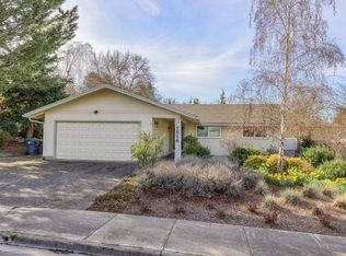 1516 Ridge Way, Medford, OR 97504