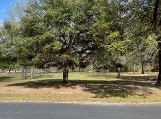 13 Fairway Dr, Manning, SC 29102