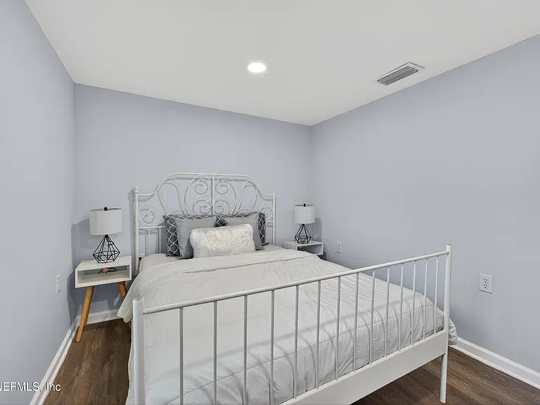 4660 French St — Photo 36