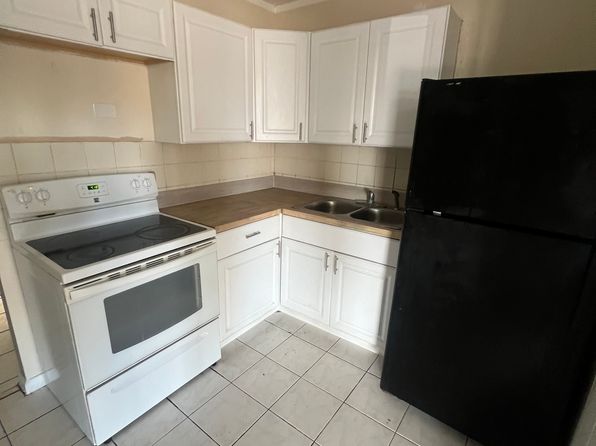 832 S G St