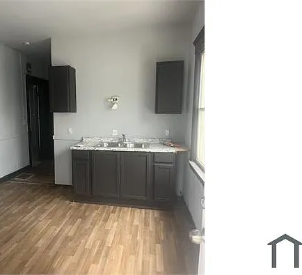 6 bed, 2200 sqft, $2,000 — Photo 4