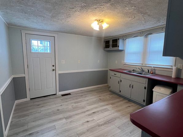 68 S Maple St, Andrews, IN 46702