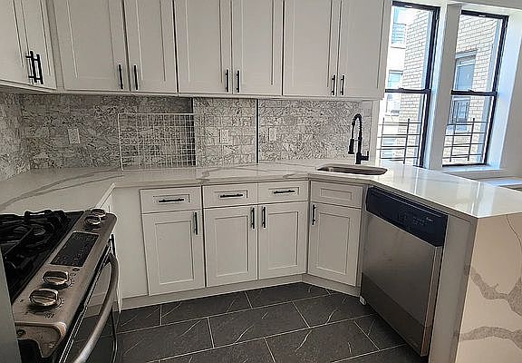 4th image of 140 W 86th St APT 9B