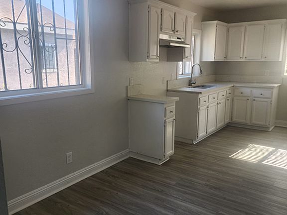 2nd image of 4420-4422 Stanford Ave