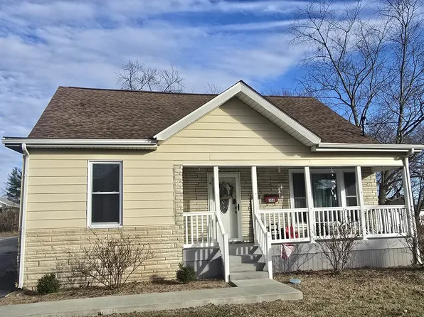306 S Thomas St, Christopher, IL 62822