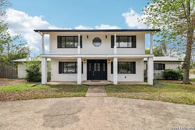302 Weathercock Ln