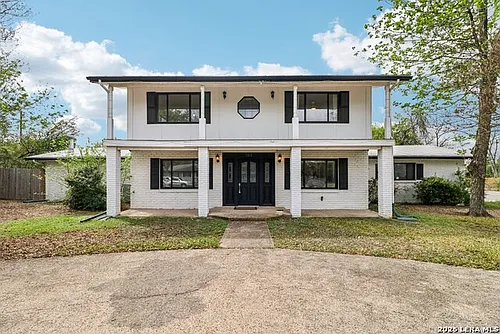 302 Weathercock Ln Photo 1