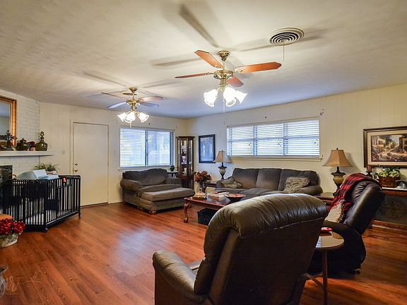 5th image of 2233 River Oaks Cir
