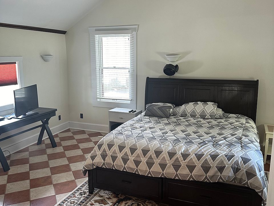 1st image of 209 E Voorhis Ave Floor 209