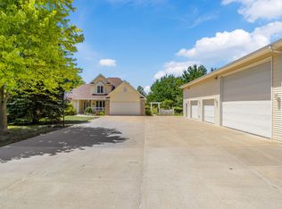 58492 Hilman Rd, Glenwood, IA 51534