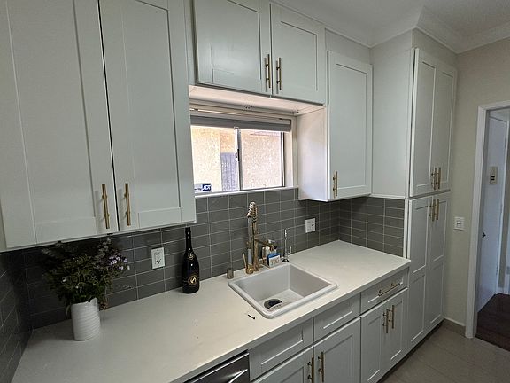 5th image of 6255 Woodman Ave APT 205