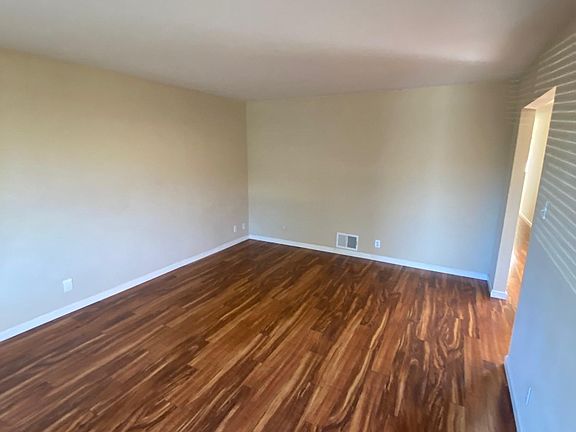 5th image of 19460 Richwood Ct #1