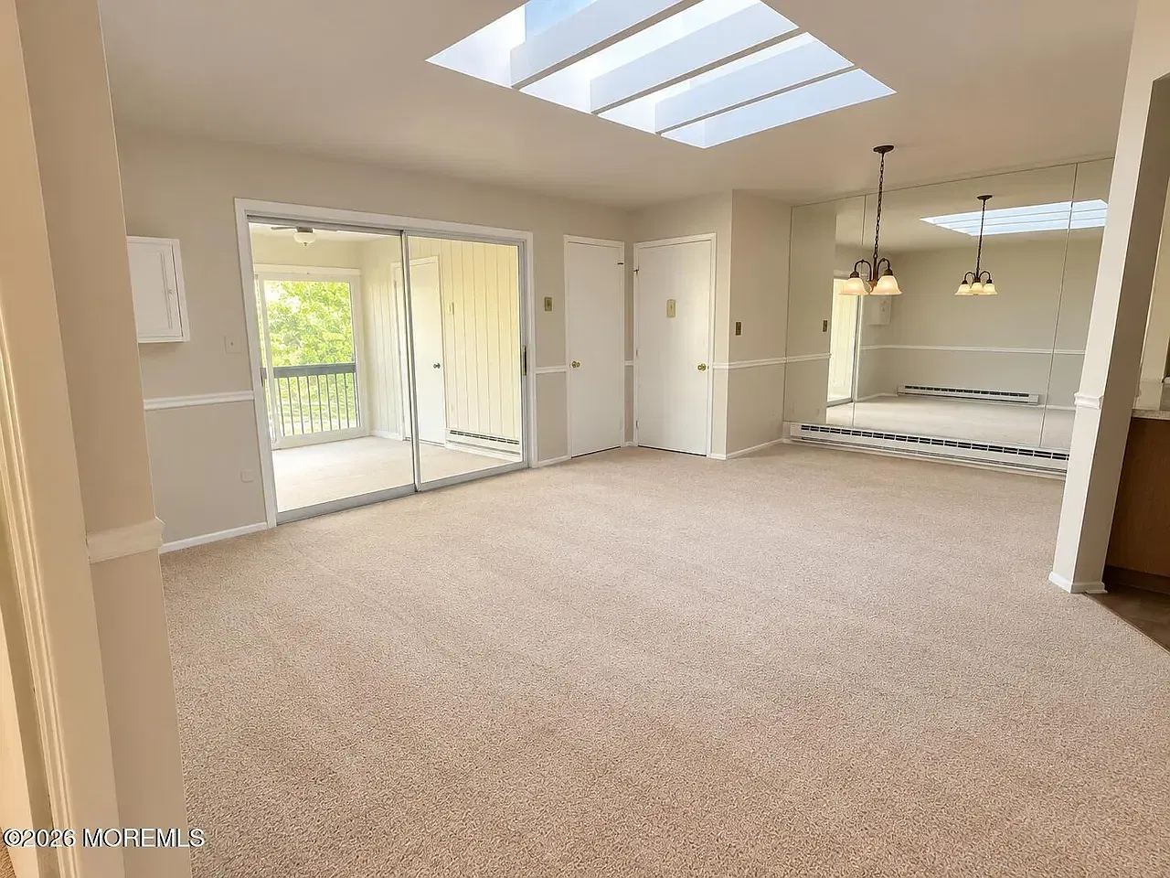 2 bed, 1021 sqft, $2,400 — Photo 2