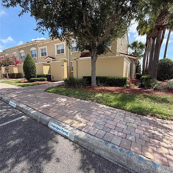 2404 Bella Vista Dr — Photo 3