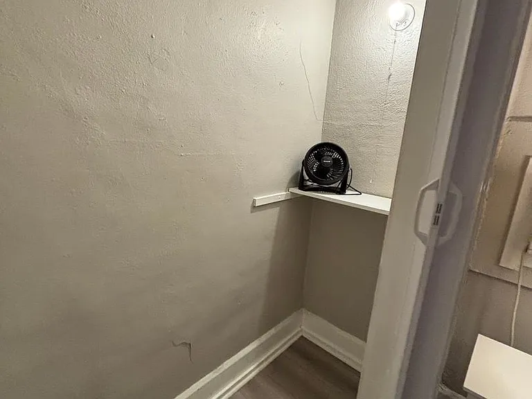 Desirable Euclid Neighborhood Apartment Building (Studio Apartments) & 2 Bedroom Single House - S... — Photo 9