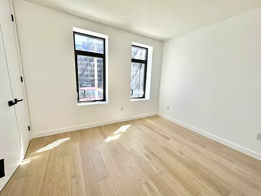 Rented by Camelot Realty Group | media 17