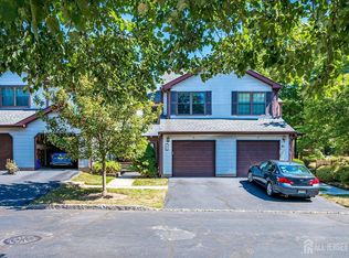 68 Bayberry Dr, Somerset, NJ 08873