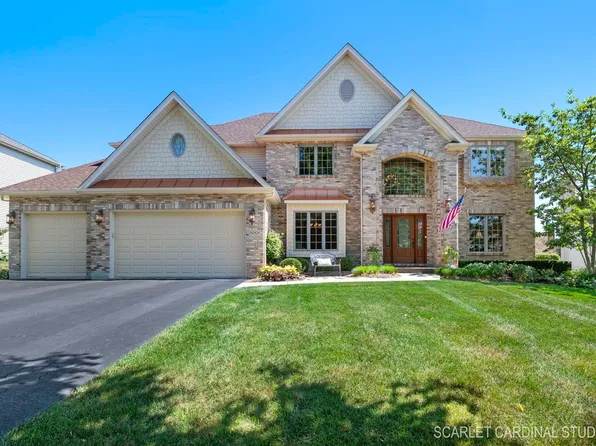 888 Edgewood Dr, Sugar Grove, IL 60554