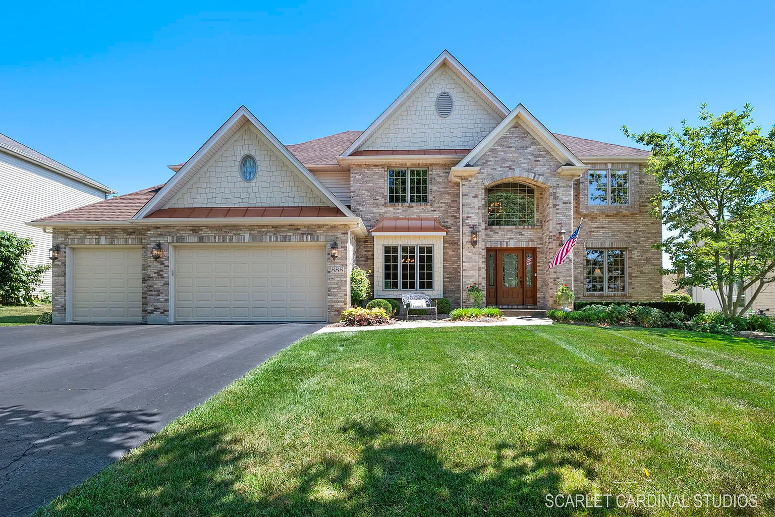 888 Edgewood Dr photo 1