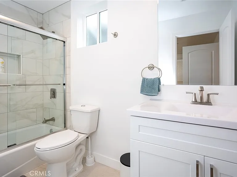 3121 Obama Blvd — Photo 18