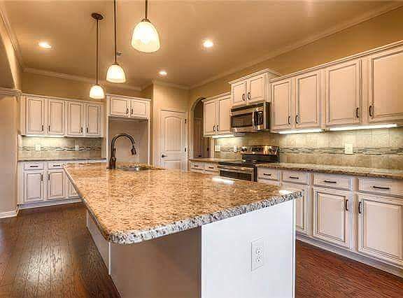 2nd image of 392 Waylon Ct