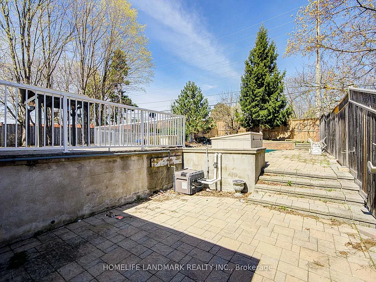 1608 Sherwood Forrest Cir — Photo 47