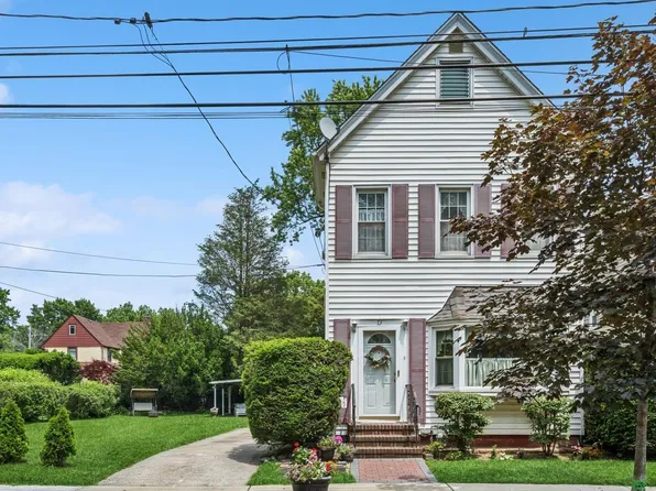 73 Spruce Avenue, Floral Park, NY 11001