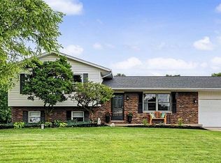 135 Baker Ln, Carlisle, OH 45005
