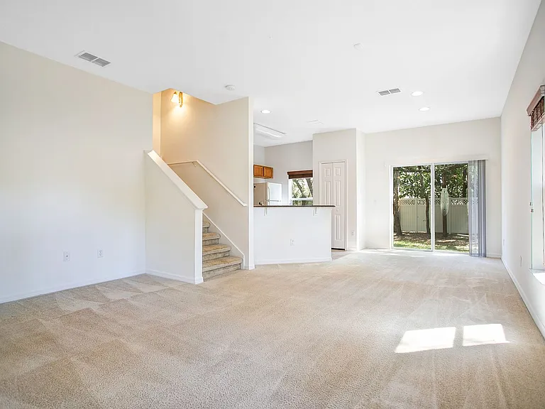2401 Harleyford Pl — Photo 2