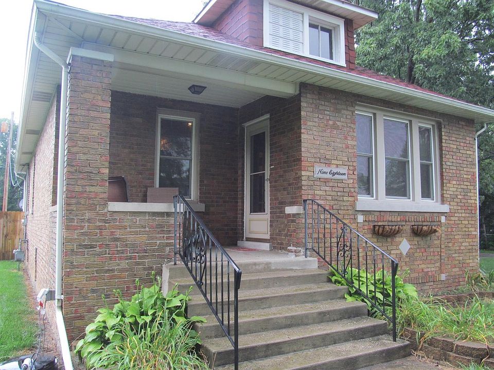 1st image of 918 W 39th Pl