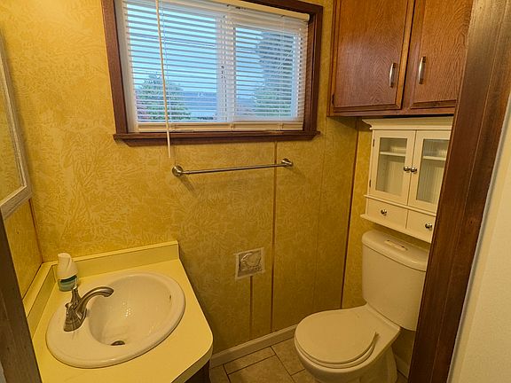 4th image of 3213 Telegraph Ave