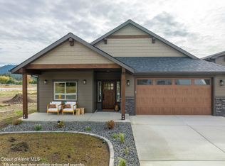 9429 N Secretariat Ln, Hayden, ID 83835