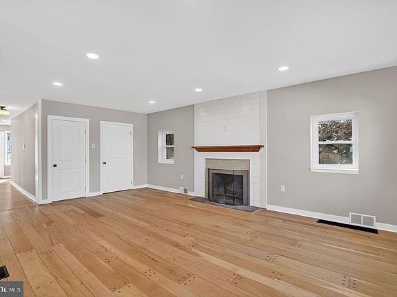 3rd image of 99 Rorer St