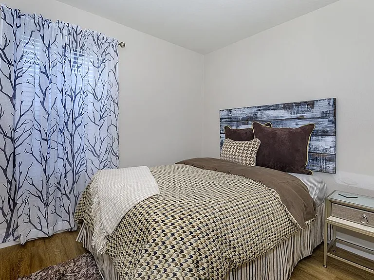 Heritage Pointe Senior Apartments — Photo 22