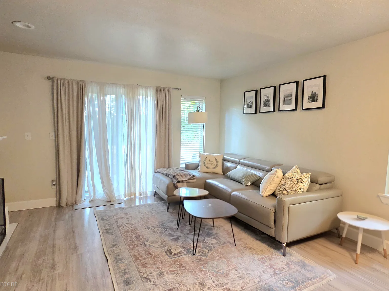 3 bed, 2.5 bath, 1127 sqft, $2,800 — Photo 3